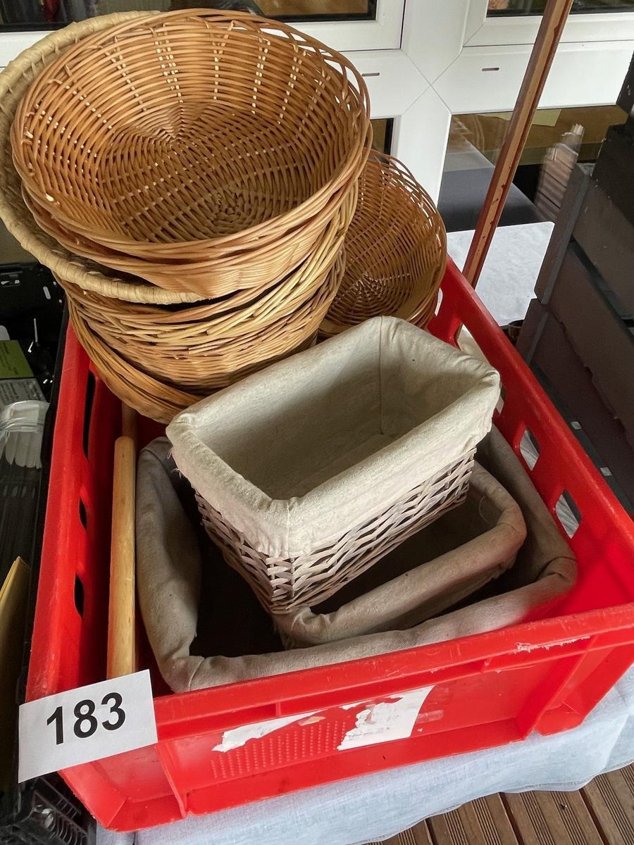 19 Stk. diverse Brotkörbe