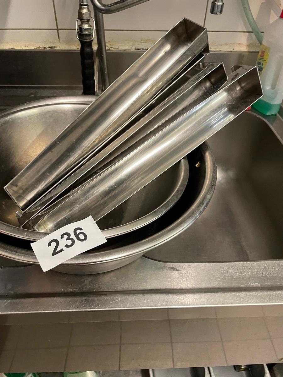 4 Stk. Metallschüsseln DM 33-39cm und 4 Stk. Terrinenformen?d=2025-12-06 07:00:52