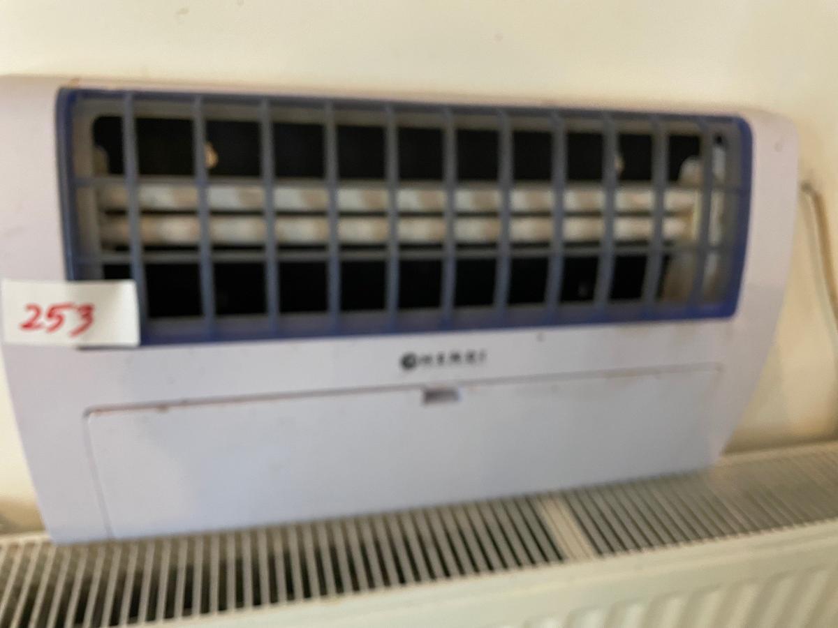 2 Stk. Hendi Fliegenlichter?d=2025-12-06 07:00:53