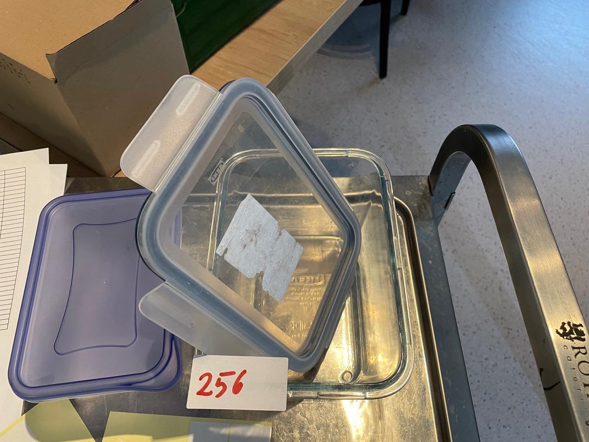 11 Stk. Glasschüssel + Deckel + Plastikboxen und 27 Stk. Glasschüsseln DM 16 und 28cm?d=2025-12-06 07:01:08