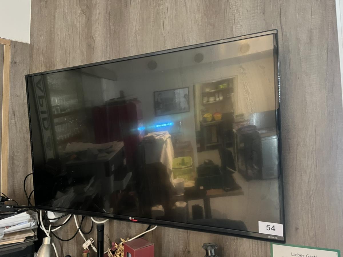 LG TV Gerät Diagonale ca. 130 cm mit Fernbedienung?d=2025-12-06 05:55:55