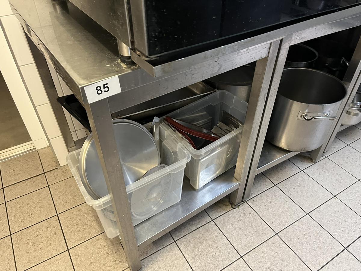 Edelstahltisch ca. 60/70 cm?d=2025-12-06 07:01:05