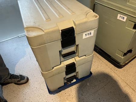 2 Stück Thermoboxen mit Unterbau 2 Stück Thermoboxen mit Unterbau