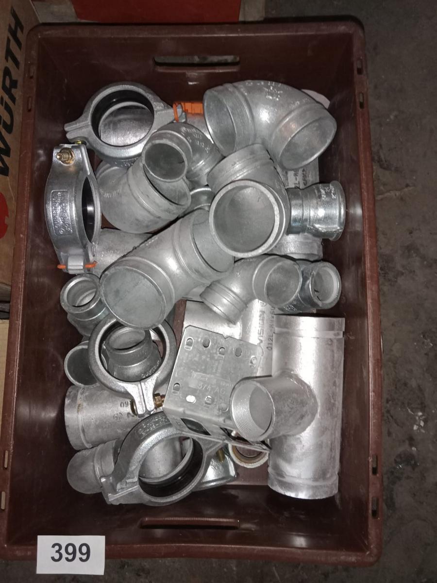 1 Box befüllt mit Kniestücken,Anschlußstücken?d=2025-12-06 05:53:11