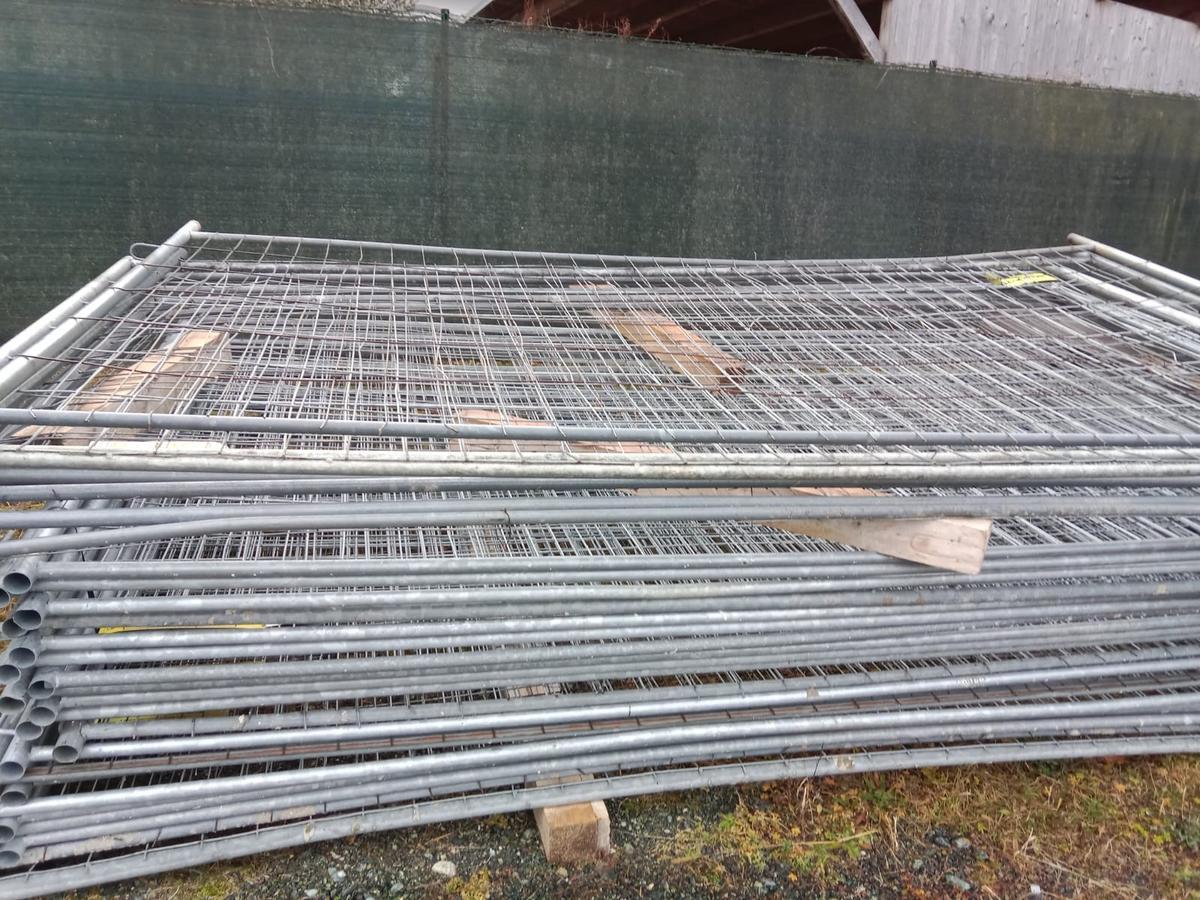 10 Stk. Bauzaunelemente, 350x200cm?d=2025-12-06 06:59:49