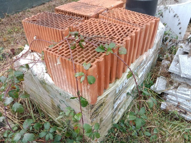 1 Palette Ziegel gemischt?d=2025-12-06 07:00:50