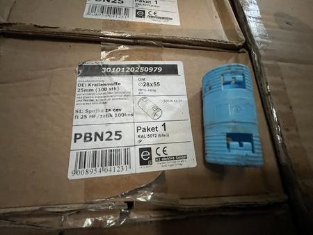 1000 Stk.Kunststoffkrallenmuffen 28/55 mm PBN25 1000 Stk.Kunststoffkrallenmuffen 28/55 mm PBN25