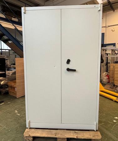 Tresor Wertheim, CP-Serie, Breite: 120cm, Tiefe: 50cm, Hhe: 195cm, Farbe Korpus / Platte / Tre: Wei