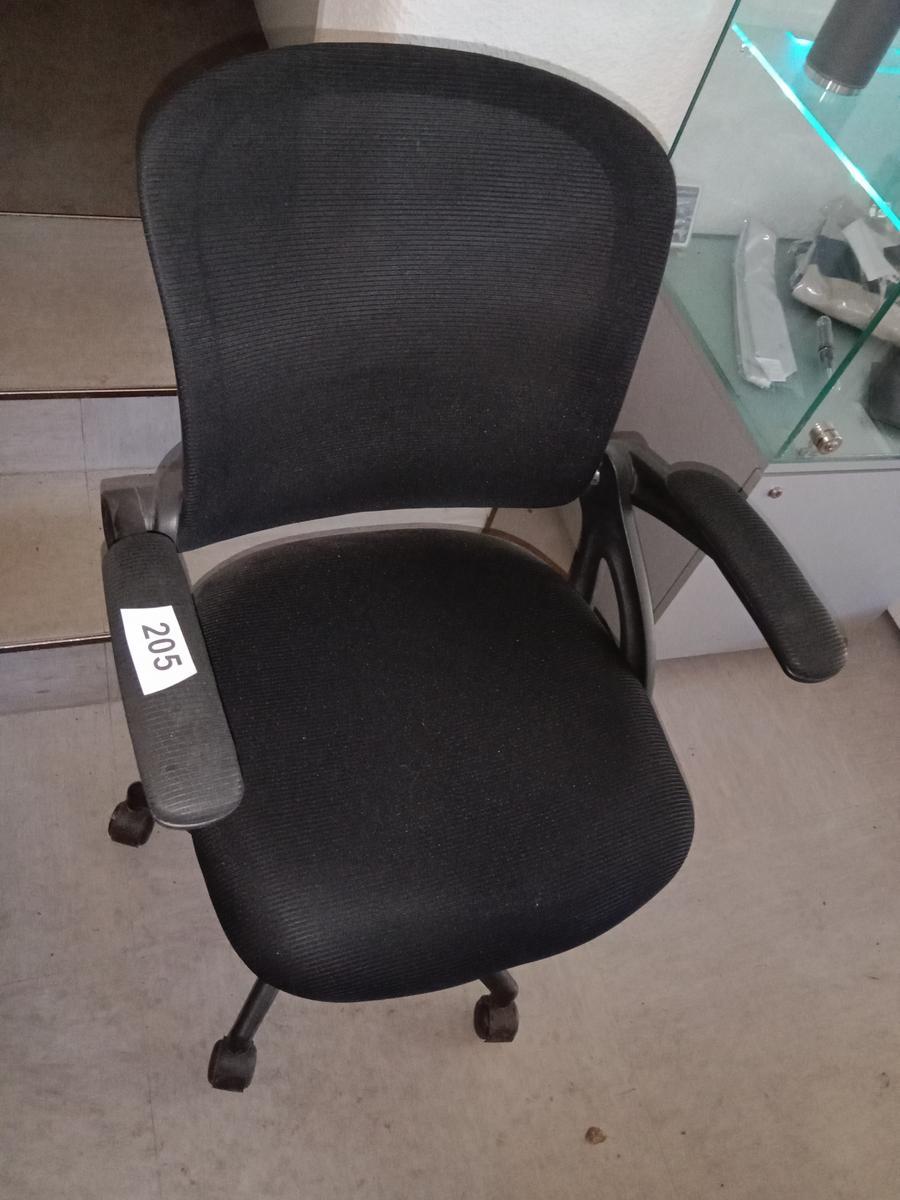 2 Stück Bürodrehstühle?d=2025-12-06 07:19:53