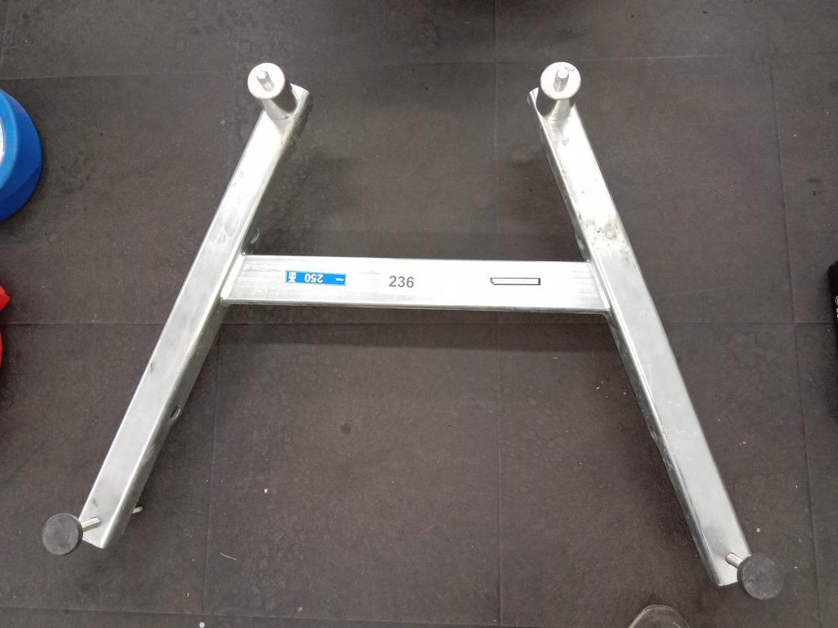 Motor-,Hebevorrichtung für Vorderachse max. 250 kg - Set?d=2025-12-06 07:19:49