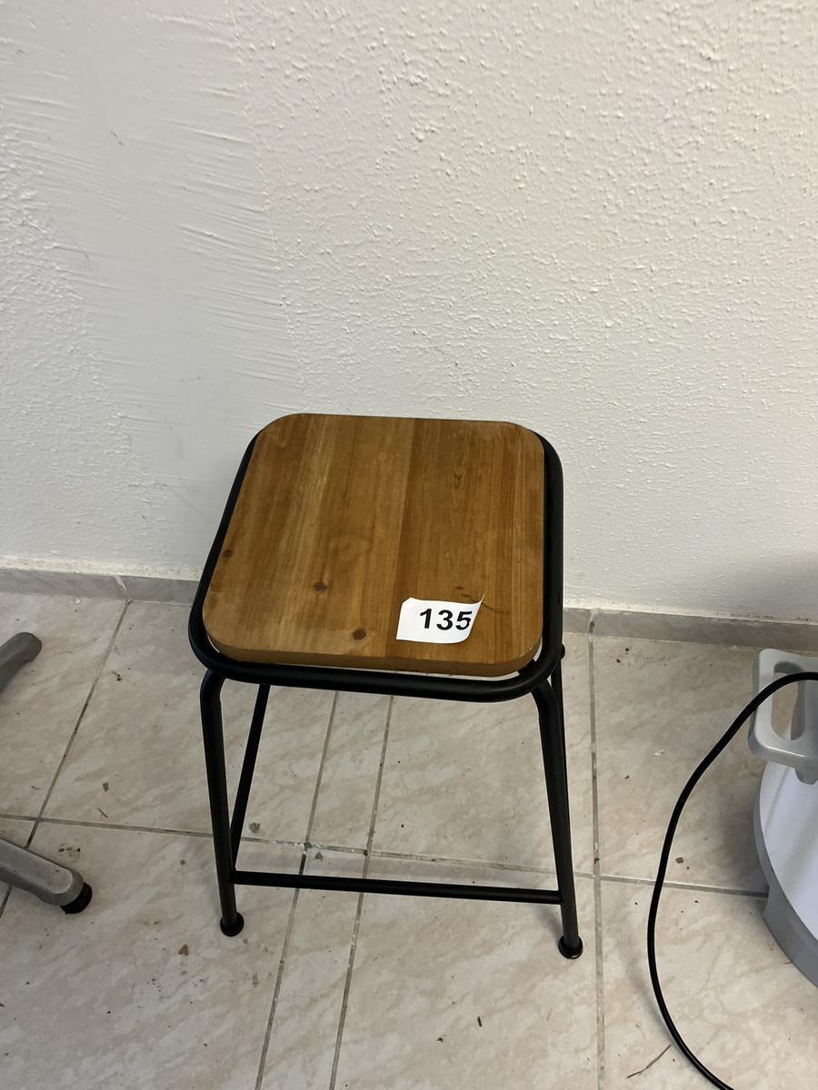 Hocker 50 cm?d=2025-12-16 02:40:47