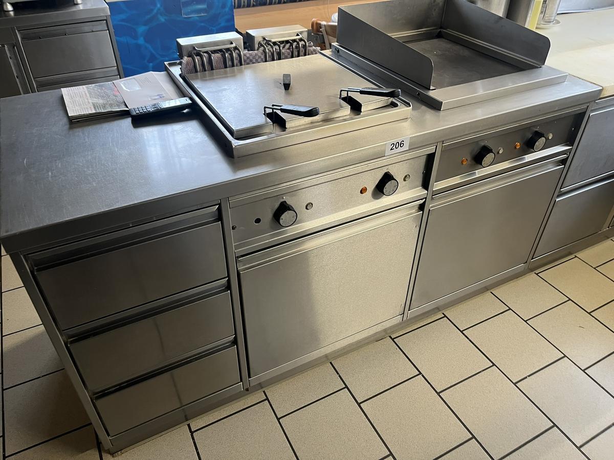 Arbeitsmodul ca. 162/70/85 cm mit Grillplatte und Doppelfriteuse, 2 T&uuml;ren, 3 Auszugsladen in Edelstahlausf&uuml;hrung?d=2025-12-16 03:00:50