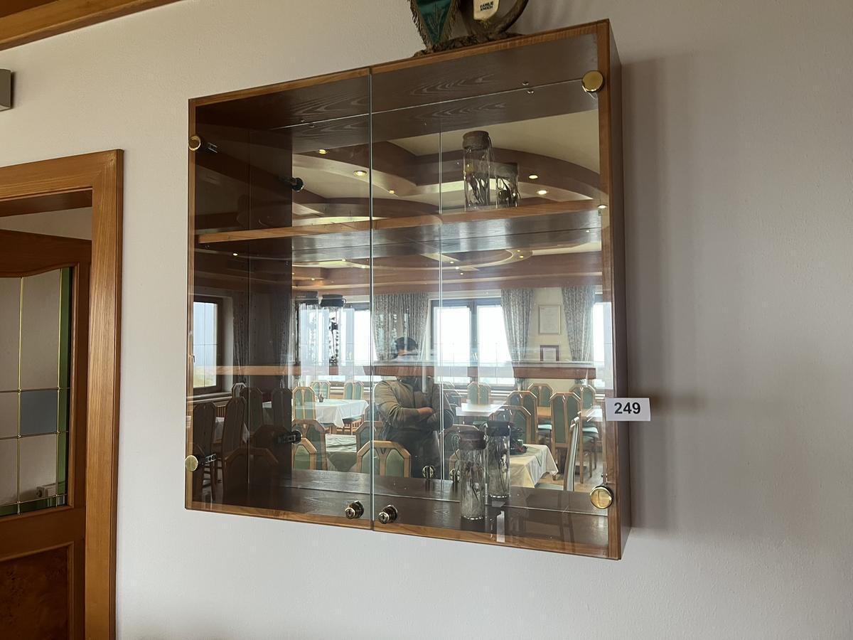 H&auml;ngeschrank mit Glast&uuml;ren ca. 90/90/20 cm?d=2025-12-16 03:03:47