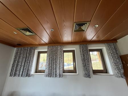 Vorhangset: 16 Stk. Vorhänge 165/175 cm , 4 Stk. 110/115 cm Vorhangset: 16 Stk. Vorhänge 165/175 cm , 4 Stk. 110/115 cm