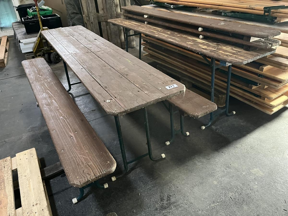 2 St&uuml;ck Heurigen Garnituren 2 Tische und 4 B&auml;nke?d=2025-12-18 13:13:50