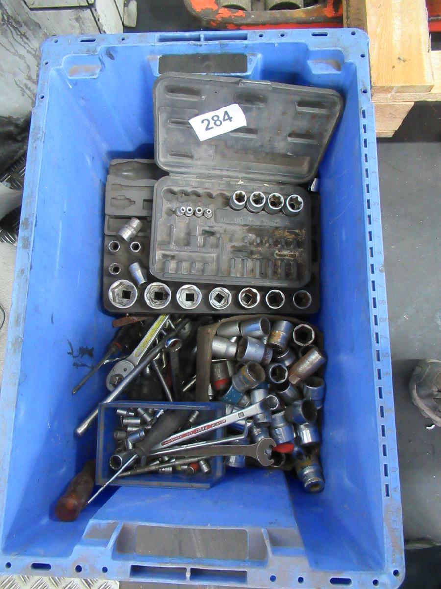 1 Kiste div. Werkzeug?d=2025-12-18 23:09:43