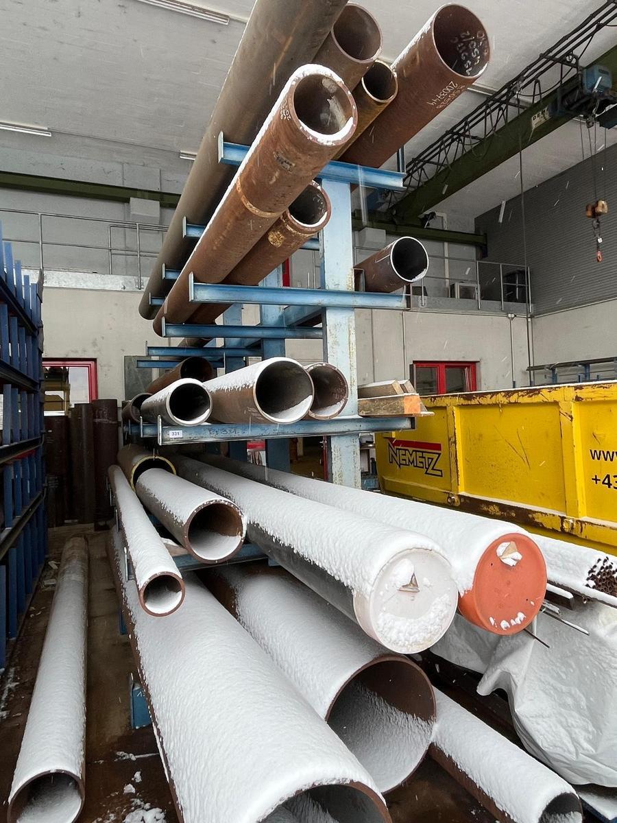 Kragarmregalanlage bestehend aus 4 St&uuml;ck Stehern H: 3.50 m Ausladung: 1.20?d=2026-03-07 06:25:35