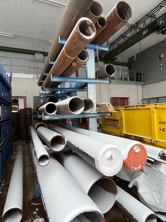 Kragarmregalanlage bestehend aus 4 St�ck Stehern H: 3.50 m Ausladung: 1.20