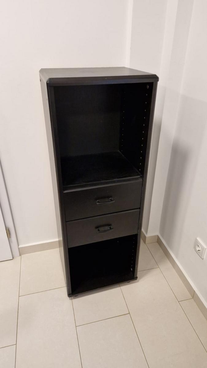 B&uuml;ro bestehend aus: Kasten mit 2 Laden 120 cm hoch, 37 cm tief, 43 cm breit, halbhoher Kasten 120 cm hoch, 37 cm tief, 83 cm breit, offener Kasten 196 cm hoch, 37 cm tief, 83 cm breit