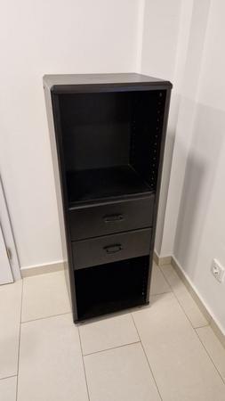 B�ro bestehend aus: Kasten mit 2 Laden 120 cm hoch, 37 cm tief, 43 cm breit, halbhoher Kasten 120 cm hoch, 37 cm tief, 83 cm breit, offener Kasten 196 cm hoch, 37 cm tief, 83 cm breit