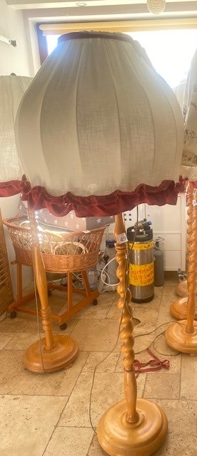 Gedrechselte Lampen 150  und Gro&szlig;e Lampenschirme 55 Durchmesser h&ouml;henverstellbar?d=2026-03-07 06:04:48