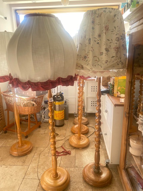 Gedrechselte Lampen 150  und Gro&szlig;e Lampenschirme 55 Durchmesser h&ouml;henverstellbar?d=2026-03-07 06:11:03