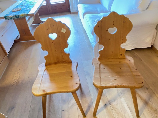 2 Holzsessel nicht gepolstert?d=2026-03-07 08:21:34