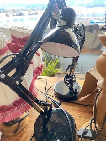 2 Gedrechselte Lampen Nachttisch mit Stoffschrim