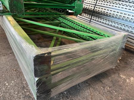 ca. 8.1 Laufmeter Regalanlage, Schwarlastregalsteher 4 Mal 590x85cm = 18 Balken