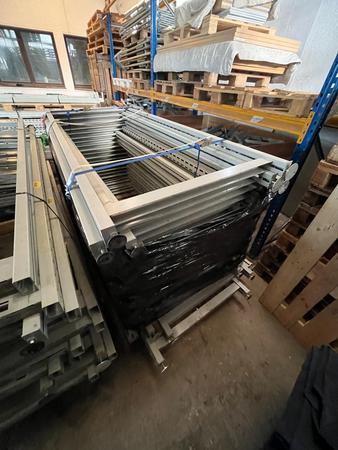 ca. 40 Laufmeter Regalanlage, Regalsteher 20 Mal 75x220cm, 40 Balken