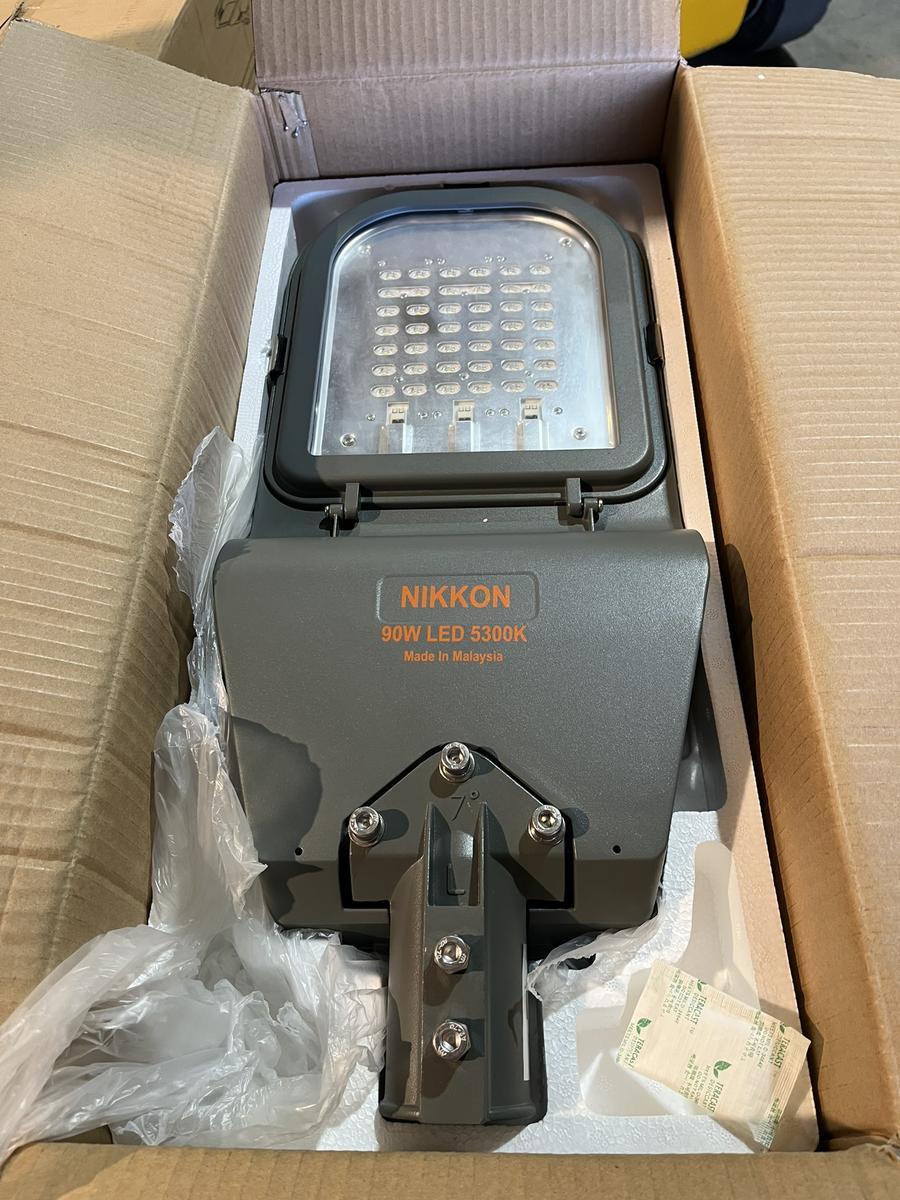 6 St&uuml;ck NIKKON LED STREET LATERNE neu  90 W S 437?d=2026-03-07 06:19:13