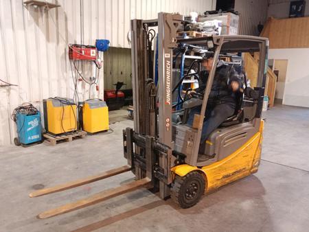 JUNGHEINRICH EFG 216, 330 ZZ, BJ 2020, 1600 kg, Hubh�he 3300