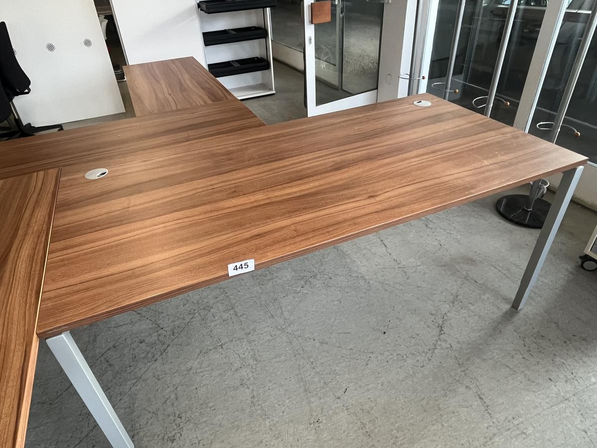 Neud&ouml;rfler Schreibtisch ca. 180/90 cm?d=2026-03-07 06:34:36