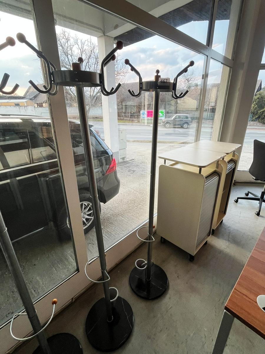 2 St&uuml;ck Garderobenst&auml;nder?d=2026-03-07 08:04:35