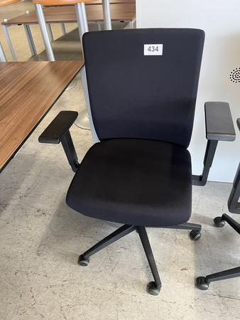 B�rodrehstuhl schwarz mit Armlehne, ergonomisch Type Office