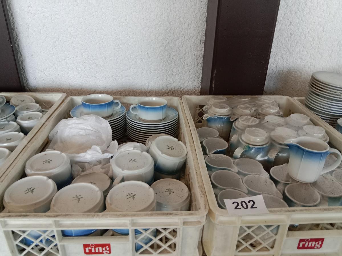 Gro&szlig;posten Kaffee- bzw. Teegeschirr, blau/wei&szlig;?d=2026-03-07 07:03:11