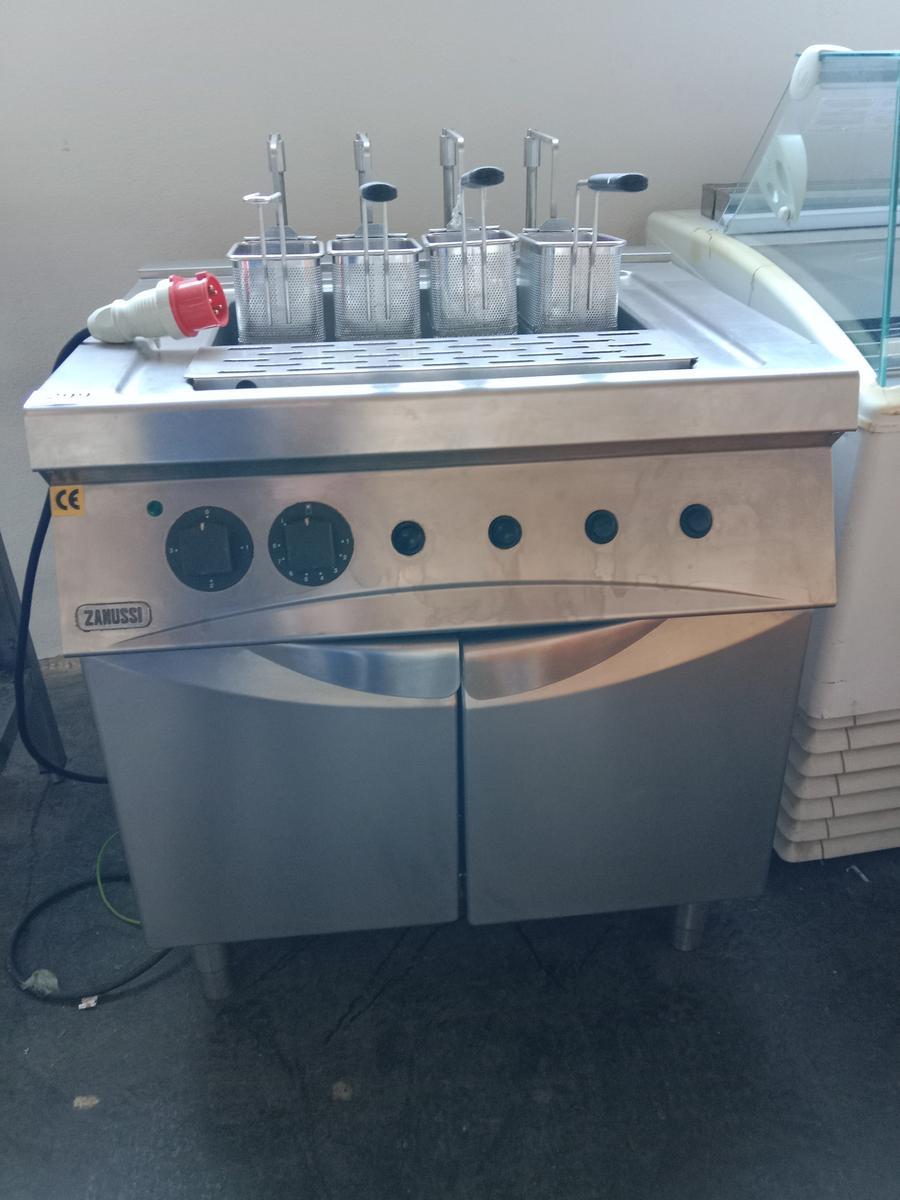 Zanussi Edelstahl Kochger&auml;t 80x75x90cm?d=2026-03-07 09:01:32