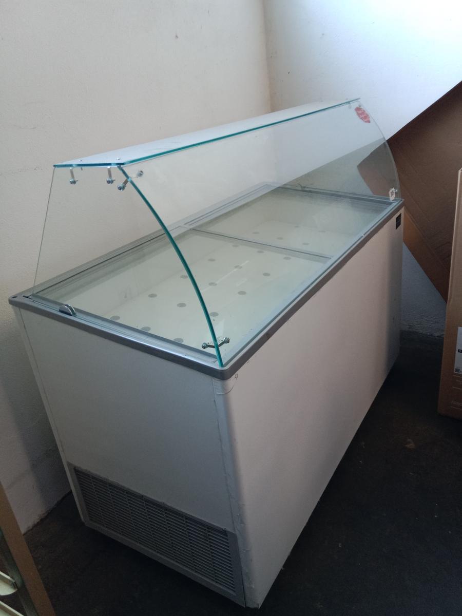 Eisausgabepult Combi Steel, Modell 7472, ca. 140x70x125cm?d=2026-03-07 09:00:26