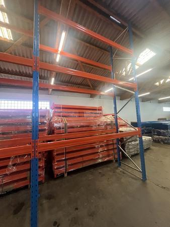 24.30 Laufmeter Schwerlast-Palettenregal H�he:6000 mm Tiefe:1000 mm