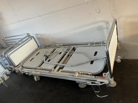 HILL ROM Kranken-, Pflegebett elektrisch verstellbar mit Rollen