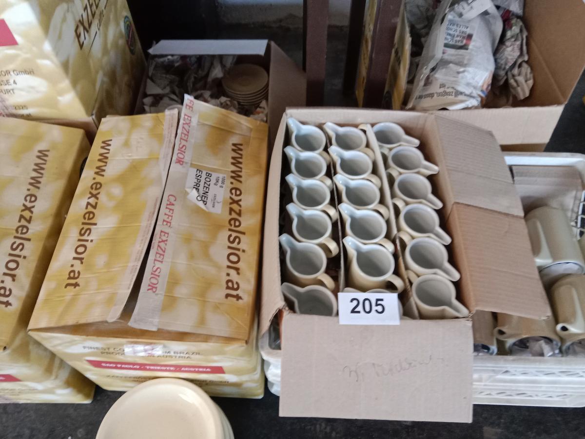 Gro&szlig;posten Kaffee- bzw. Teegeschirr, creme/wei&szlig;?d=2026-04-14 09:35:17