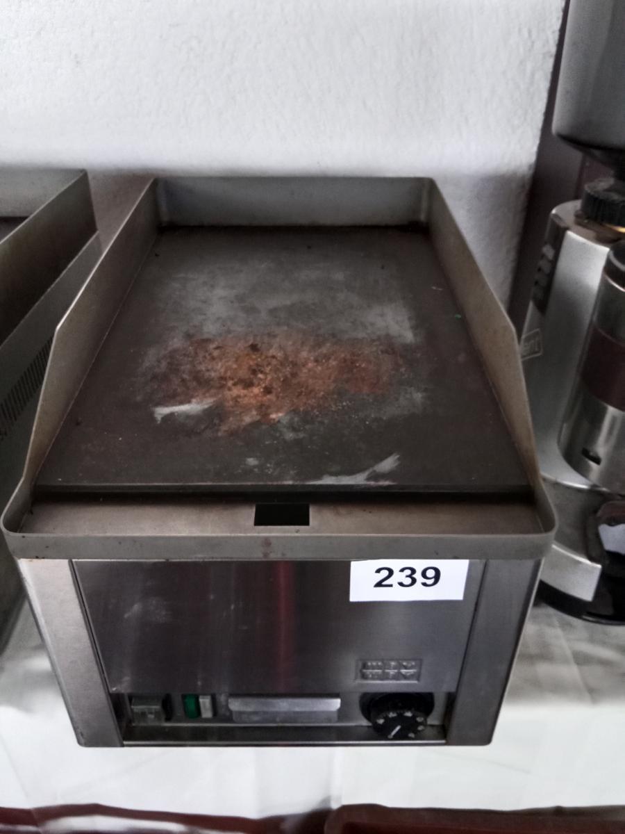 MayWay Tischgrillplatte, ca. 35x55x30cm?d=2026-04-14 09:37:32