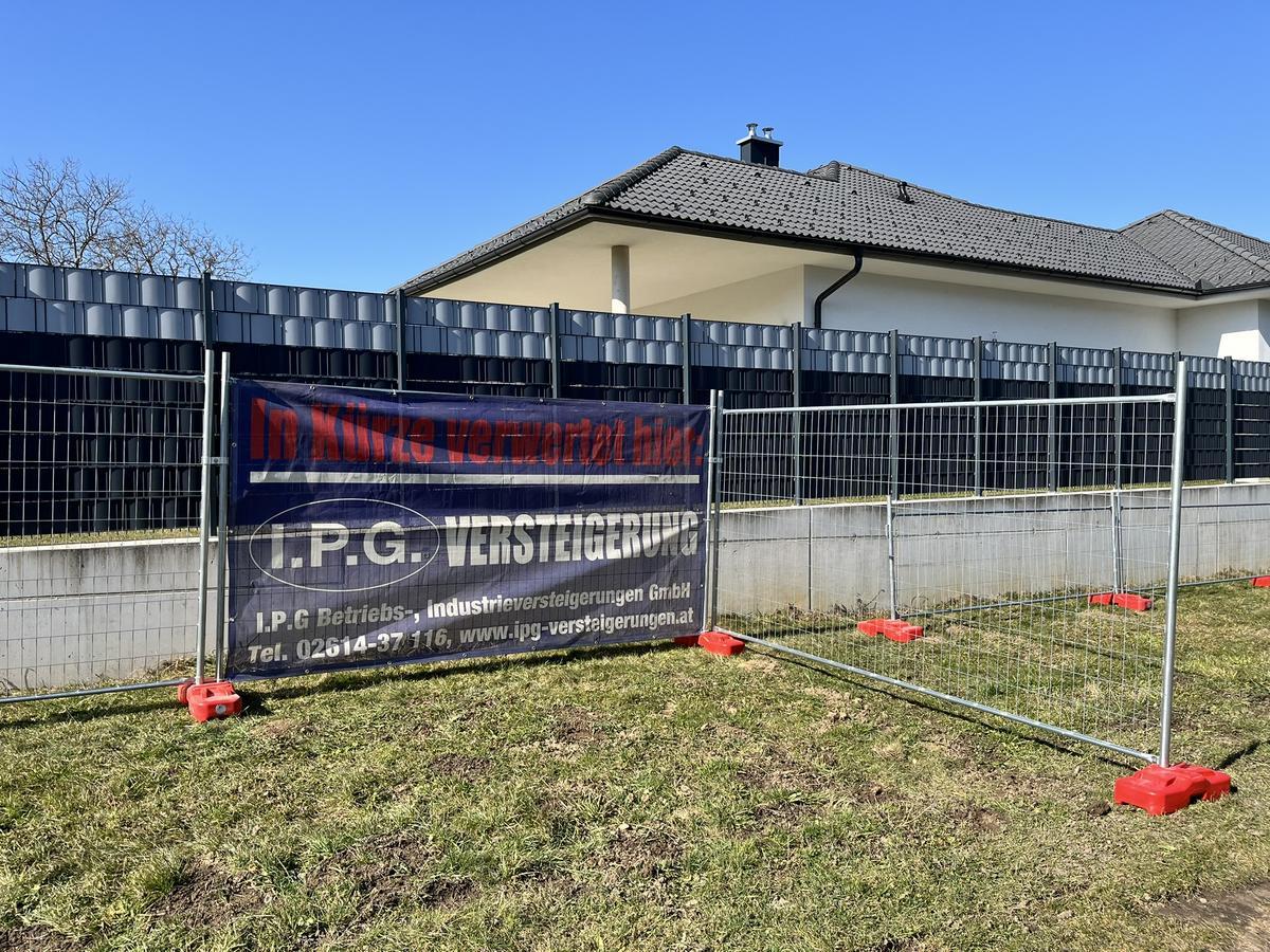 20 Stk. Bauzaunelemente ca. 350x200cm, verzinkt,fabriksneu, 20 Sockelsteine?d=2026-04-14 07:49:41