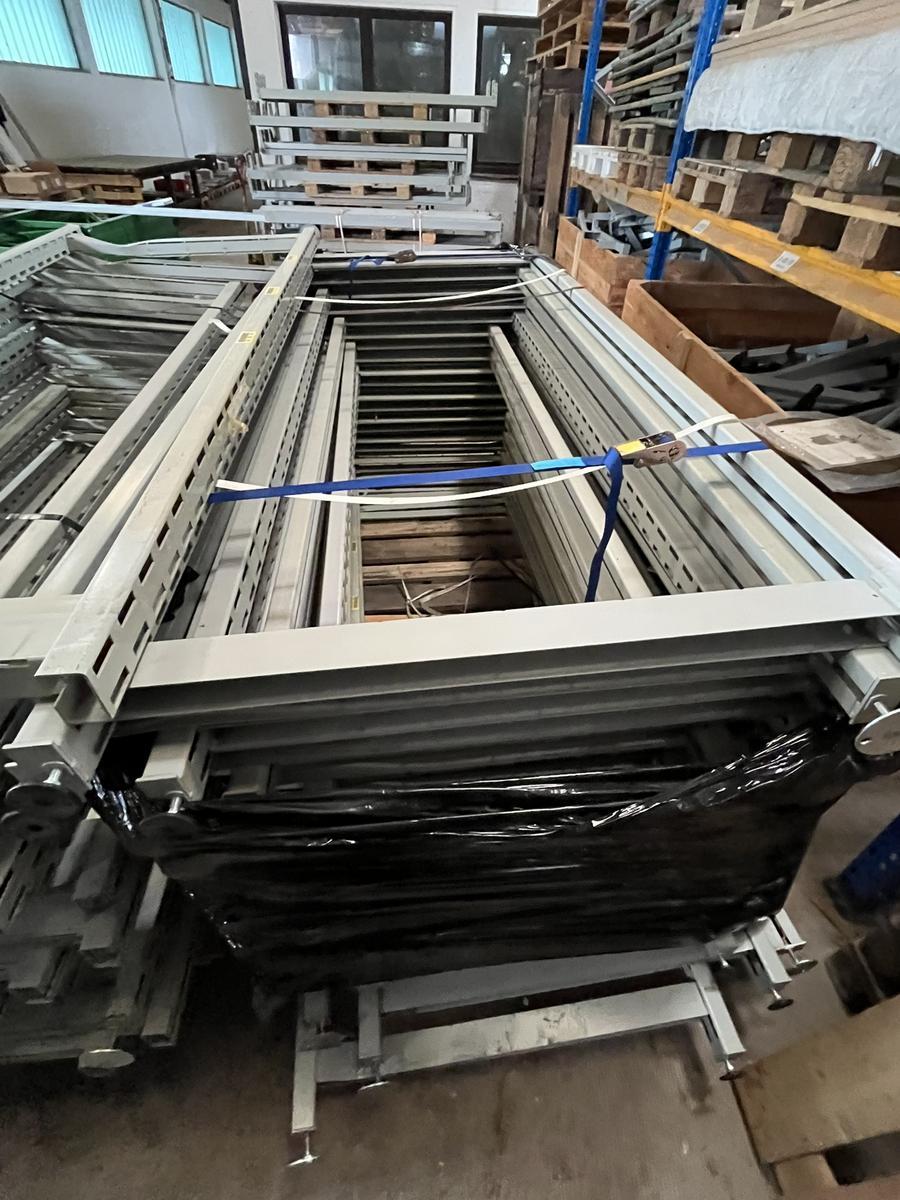 ca. 20 lfm Schwerlastregale Steher ca. 225x85 cm plus 40 St&uuml;ck Balken ca. 2.5 m