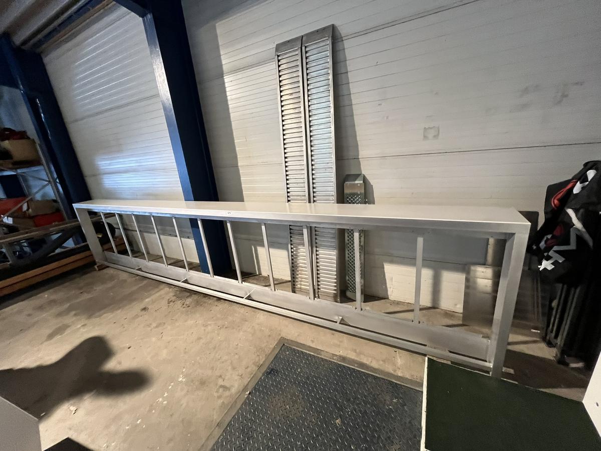 Barmodul ca. 611/37/120 cm mit 12 + 2 Barmoduleins&auml;tzen LED