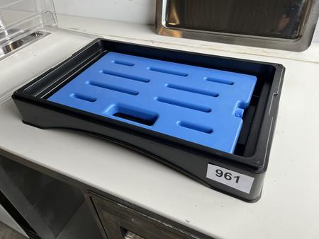 HENDI COOLED DISPLAY WITH COVER mit K�hlakku