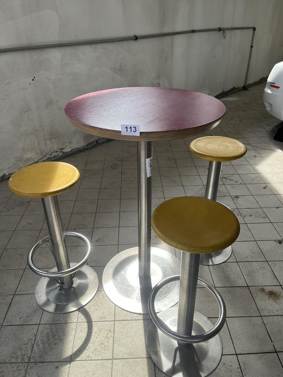 3 Stk. Barhocker, 80cm hoch und 1 Stehtisch DM 70cm, 110cm hoch?d=2026-04-14 09:34:54