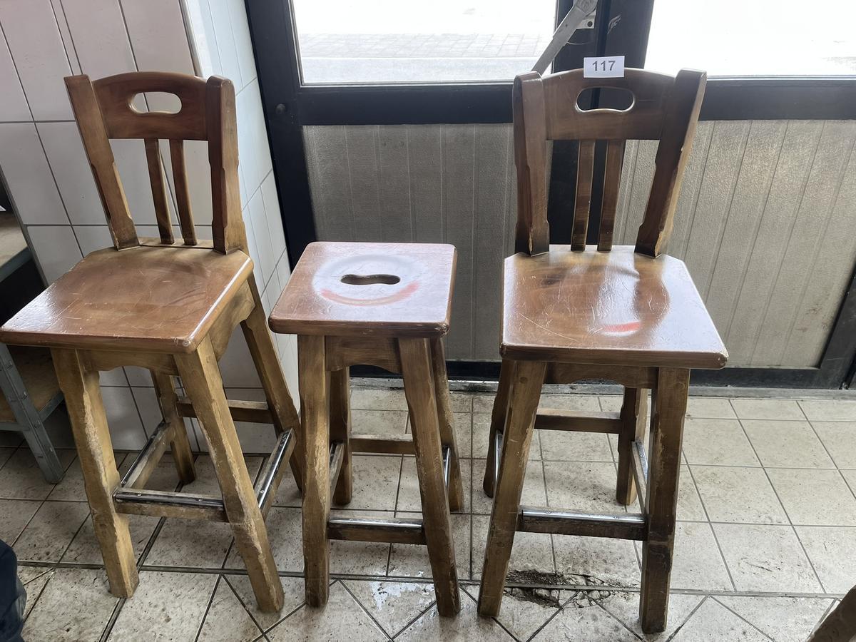 3er Barhocker-Set, 2 Stk. mit Lehne, 1 Stk. ohne Lehne?d=2026-04-14 09:34:52