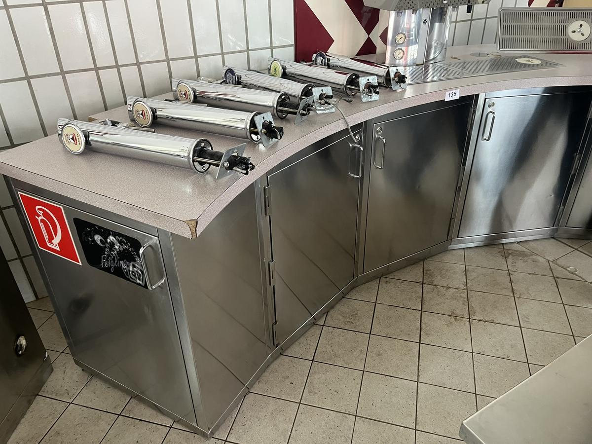 Barmodul, geschwungen, ca. 300x78x90cm, mit 3 T&uuml;ren und WMF 4 Schankbalken?d=2026-04-14 09:37:33