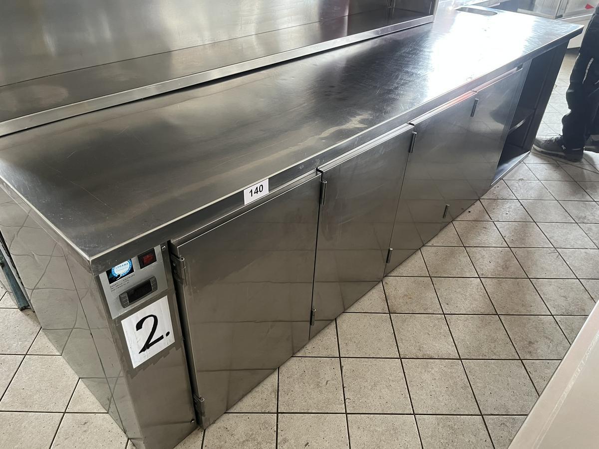 Edelstahl K&uuml;chenmodul, 350x76x80cm, mit K&uuml;hlung - extern, 4 Fl&uuml;gelt&uuml;ren?d=2026-04-14 09:40:54